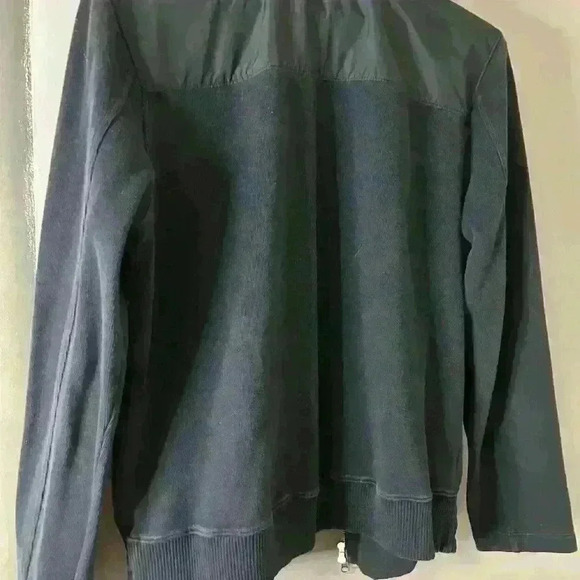 Ladies‎ Banana Republic blue jacket nylon and knit. Size large. - Picture 6 of 10